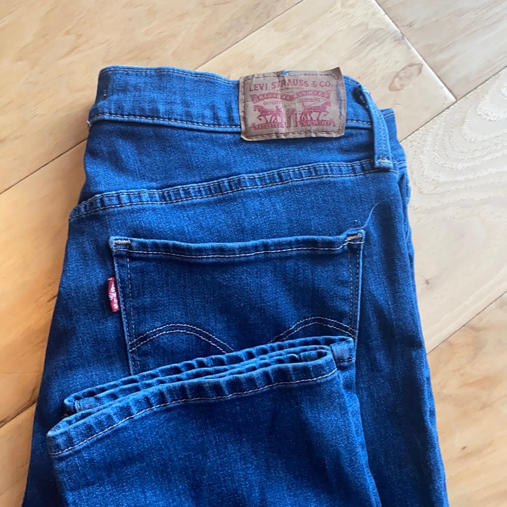 Levi’s Strauss slimming jeans. Size 14